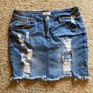 Jean skirt Forever 21 size 30 (fits close to a 6).